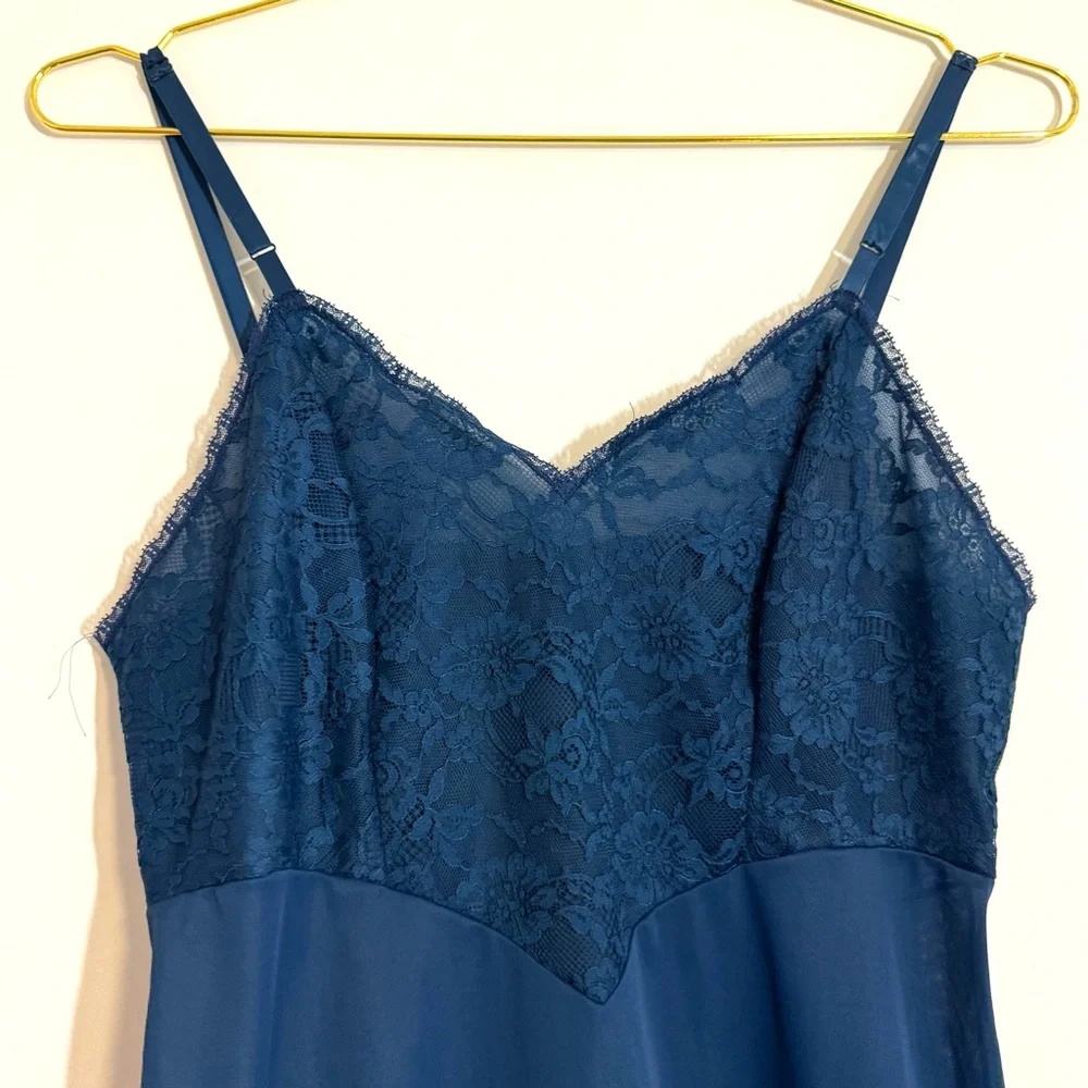Vanity Fair Vintage 70s 80s Nylon Lace Trim Slip Dress Chemise Nightgown 36 S M - Picture 6 of 10